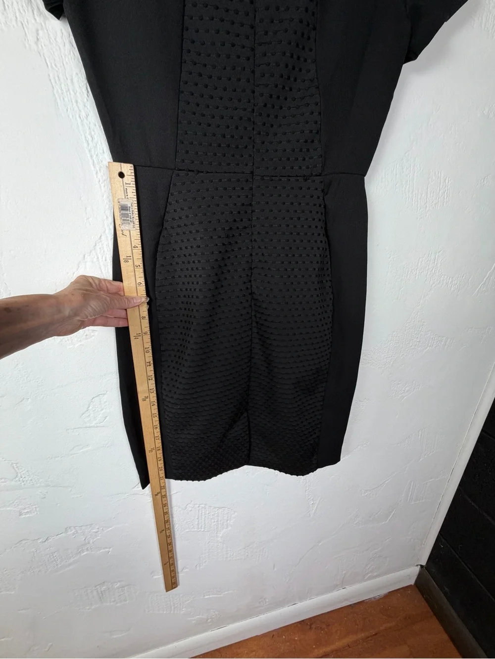 Banana Republic Black Textured Sheath Dress Professional and Classic-4P